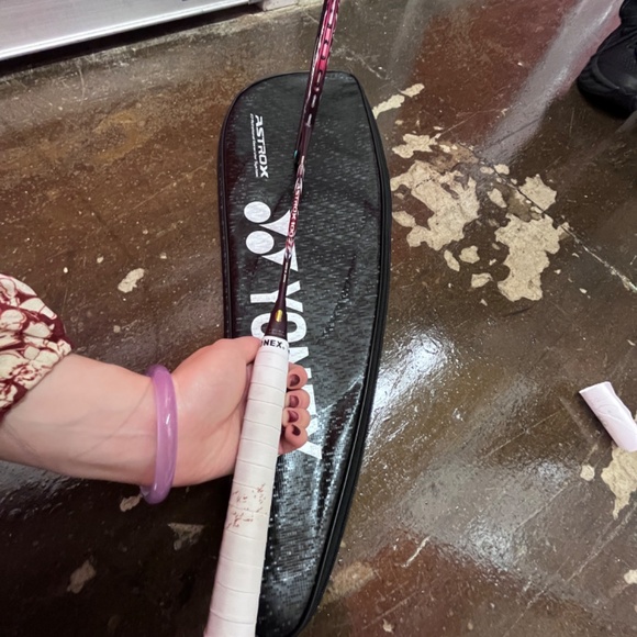 Yonex BadmintonRacquet Astrox 100zz 27Lb Tension Exbolt 63 String Dark Red 4UG5 - Picture 4 of 13